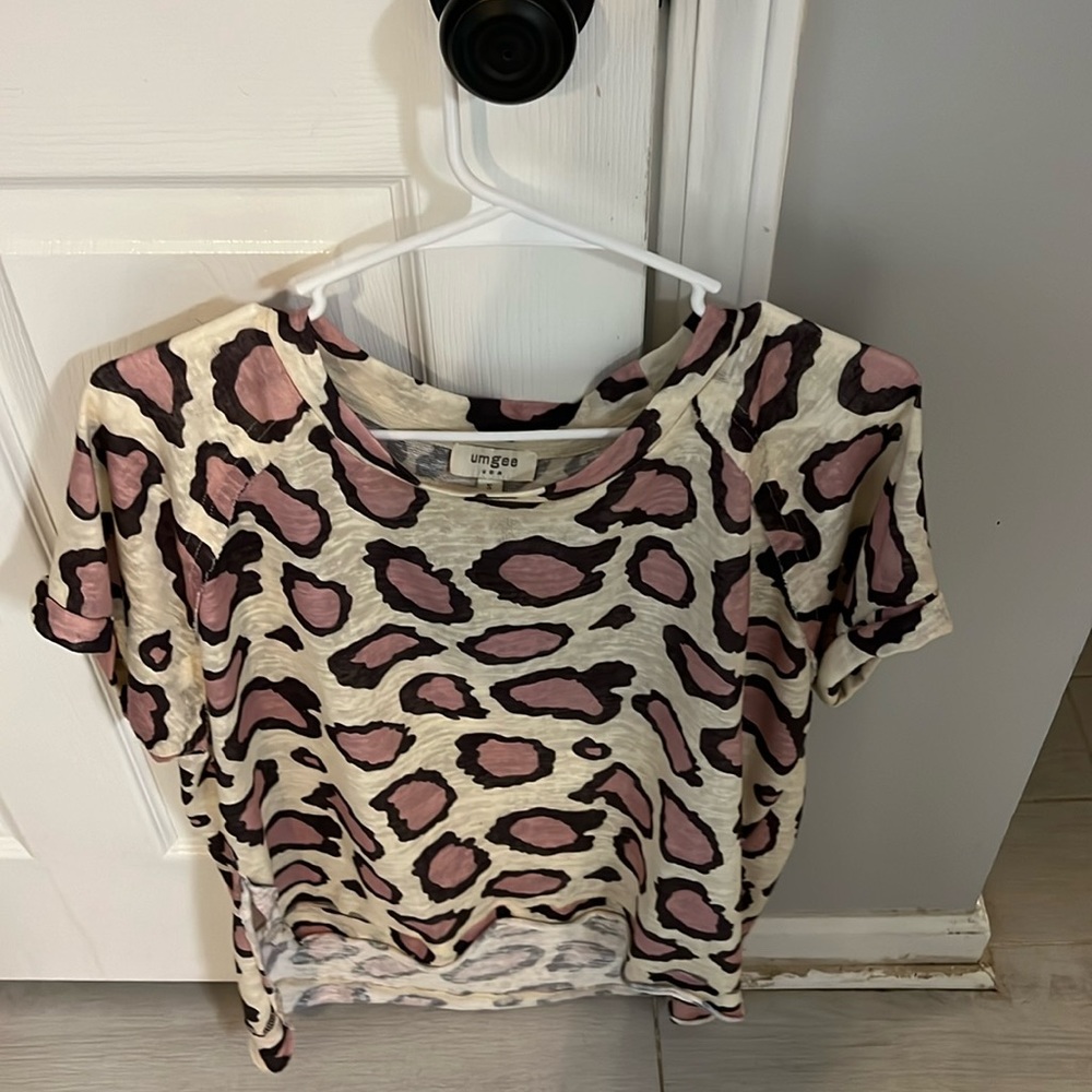 Short sleeve pattern shirt